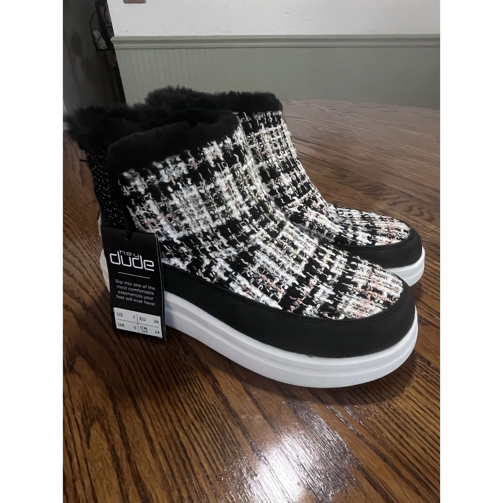 HEY DUDE Womens Mel Boucle Black Moc Boots Size 8 Plaid Sneaker Shoes New